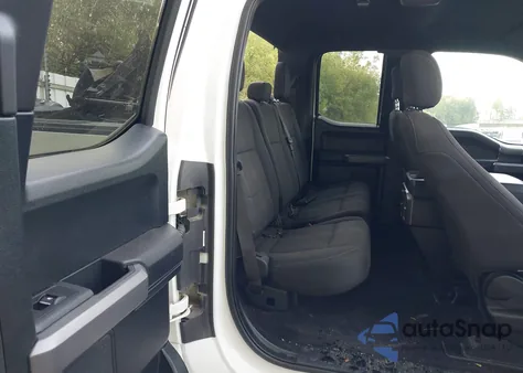 2015 Ford F150 Xlt z USA, uszkodzony, nr VIN 1FTFX1EG0FFC08905